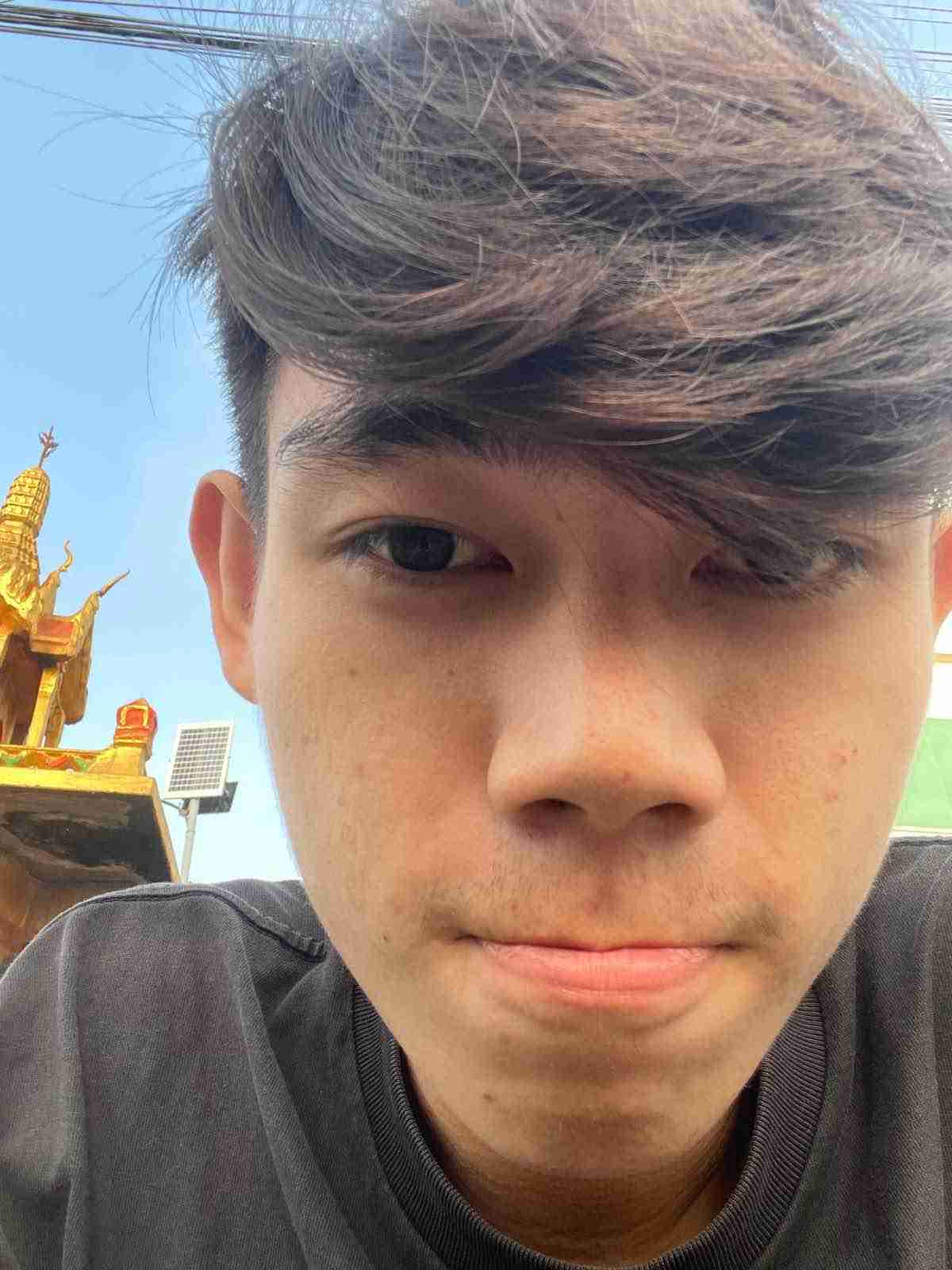 Heng Chamrein Profile Picture