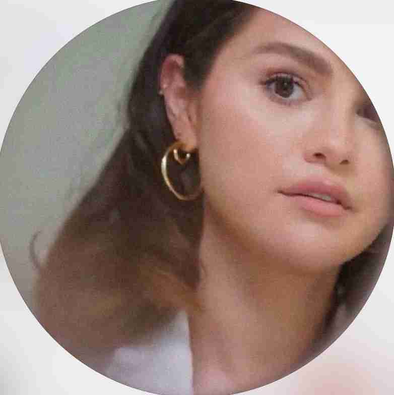 Selena Gomez Profile Picture